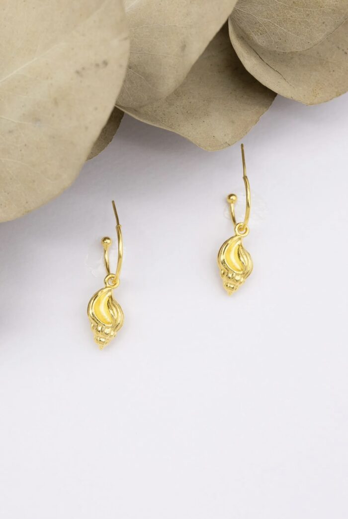 SEA SHELL EARINGS - GOLD - Image 1