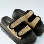 BLACK DOUBLE-STRAP PLATFORMS